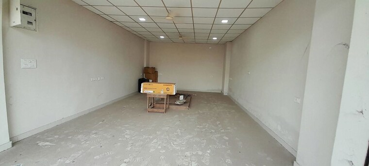  Parking, shankar nagar Commercial Office Space 400 Sq.Ft. In Shankar Nagar Raipur 10677624