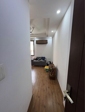Furnished Amenities in 3 BHK Builder Floor at Subhash Nagar – for Rent