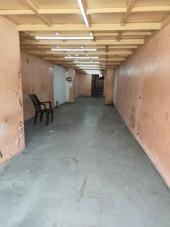 Showroom For Rent in Old City