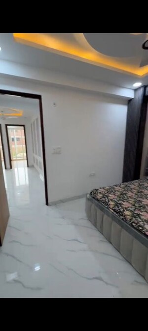 Room in 3 BHK Builder Floor at Shubh Villa, Sector 27 Yamuna Expressway – for Sale
