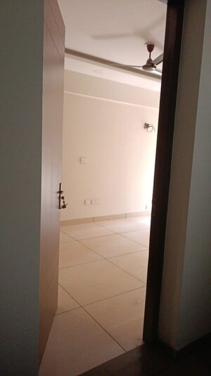 Room in 4 BHK Apartment at Dhakoli – for Rent