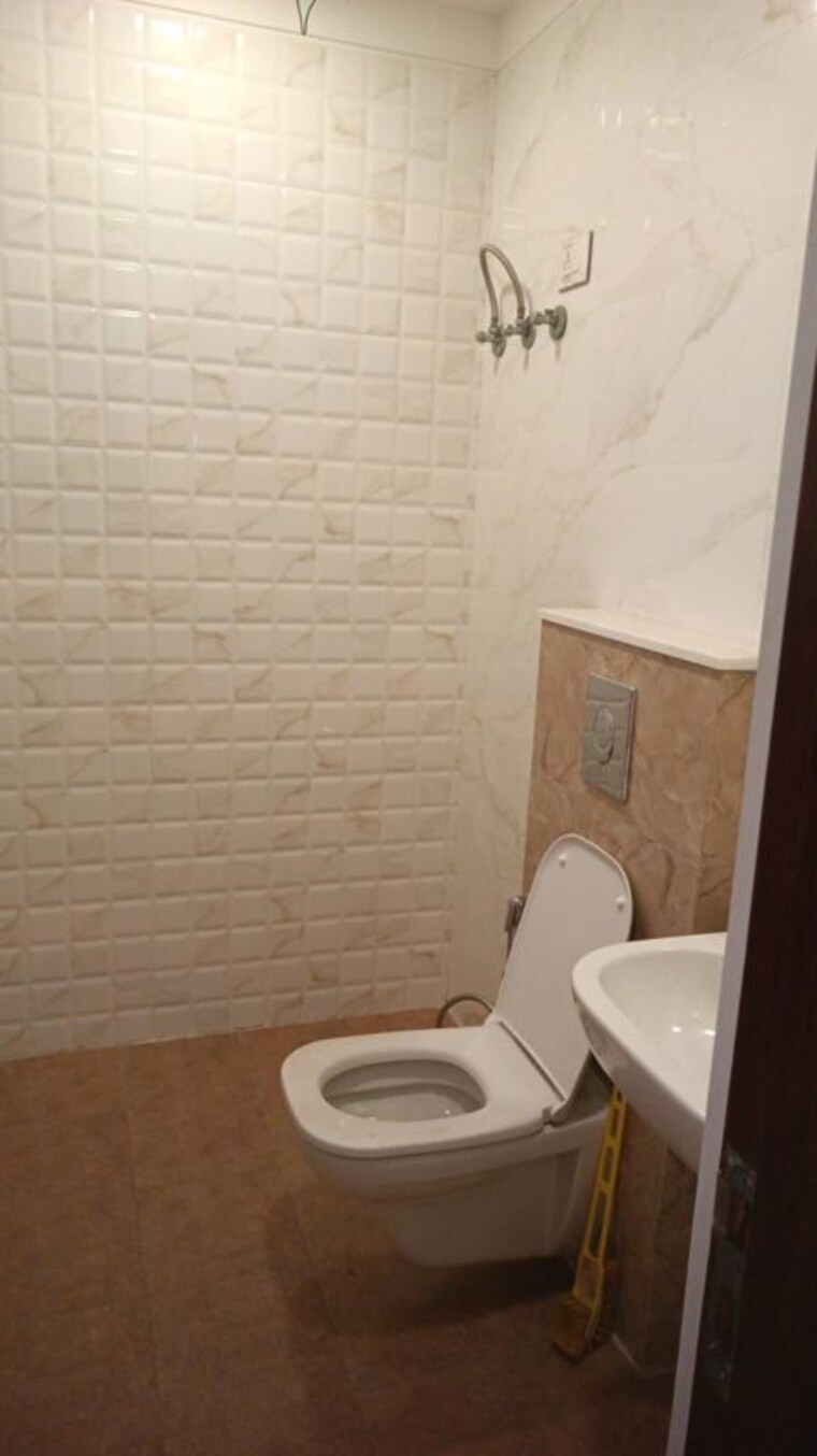 Bathroom, dhakoli 4 Bedroom 2460 Sq.Ft. Apartment In Dhakoli Zirakpur 10677662