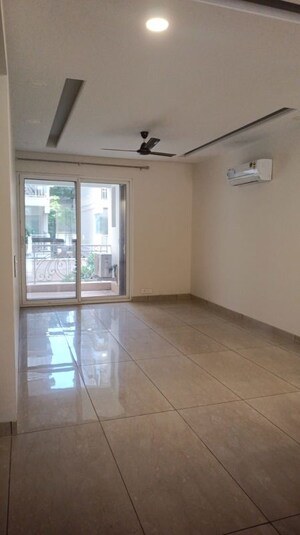 Room in 4 BHK Apartment at Dhakoli – for Rent