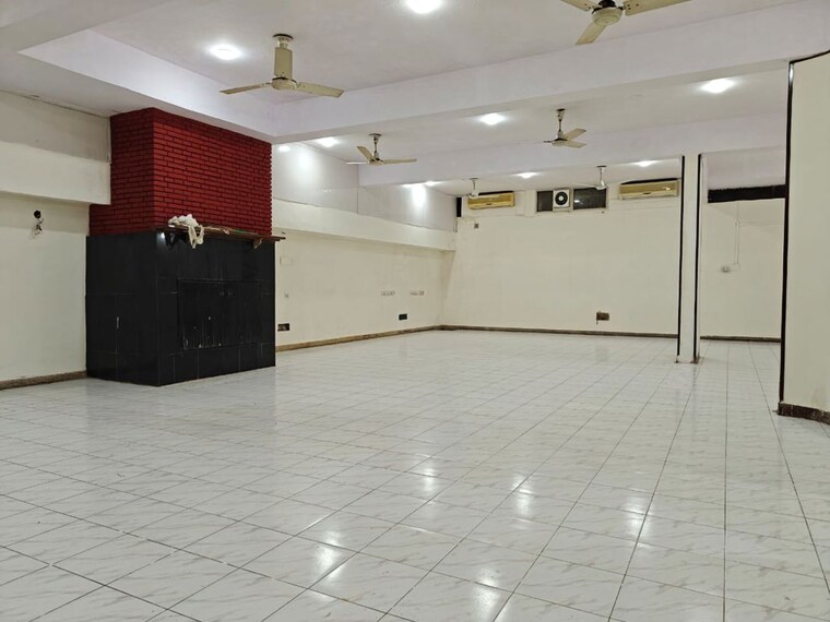 Team Area, greater kailash i 4 Bedroom 200 Sq.Yd. Builder Floor In Greater Kailash I Delhi 10363703