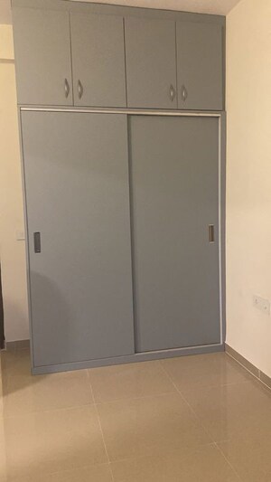 Room in 3 BHK Apartment at Omaxe R2, Gomti Nagar – for Sale