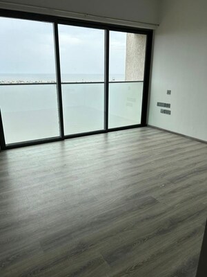 Room in 4 BHK Apartment at Rustomjee Paramount, Khar West – for Sale
