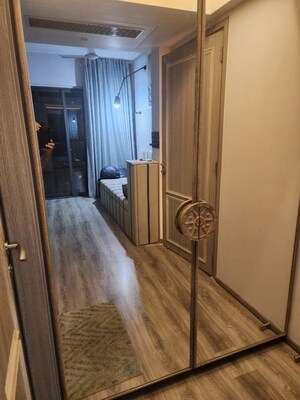 Room in 4 BHK Apartment at Rustomjee Paramount, Khar West – for Sale