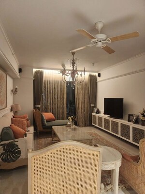 Living Room in 4 BHK Apartment at Rustomjee Paramount, Khar West – for Sale