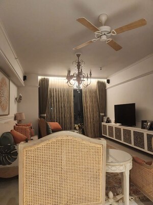 Living Room in 4 BHK Apartment at Rustomjee Paramount, Khar West – for Sale