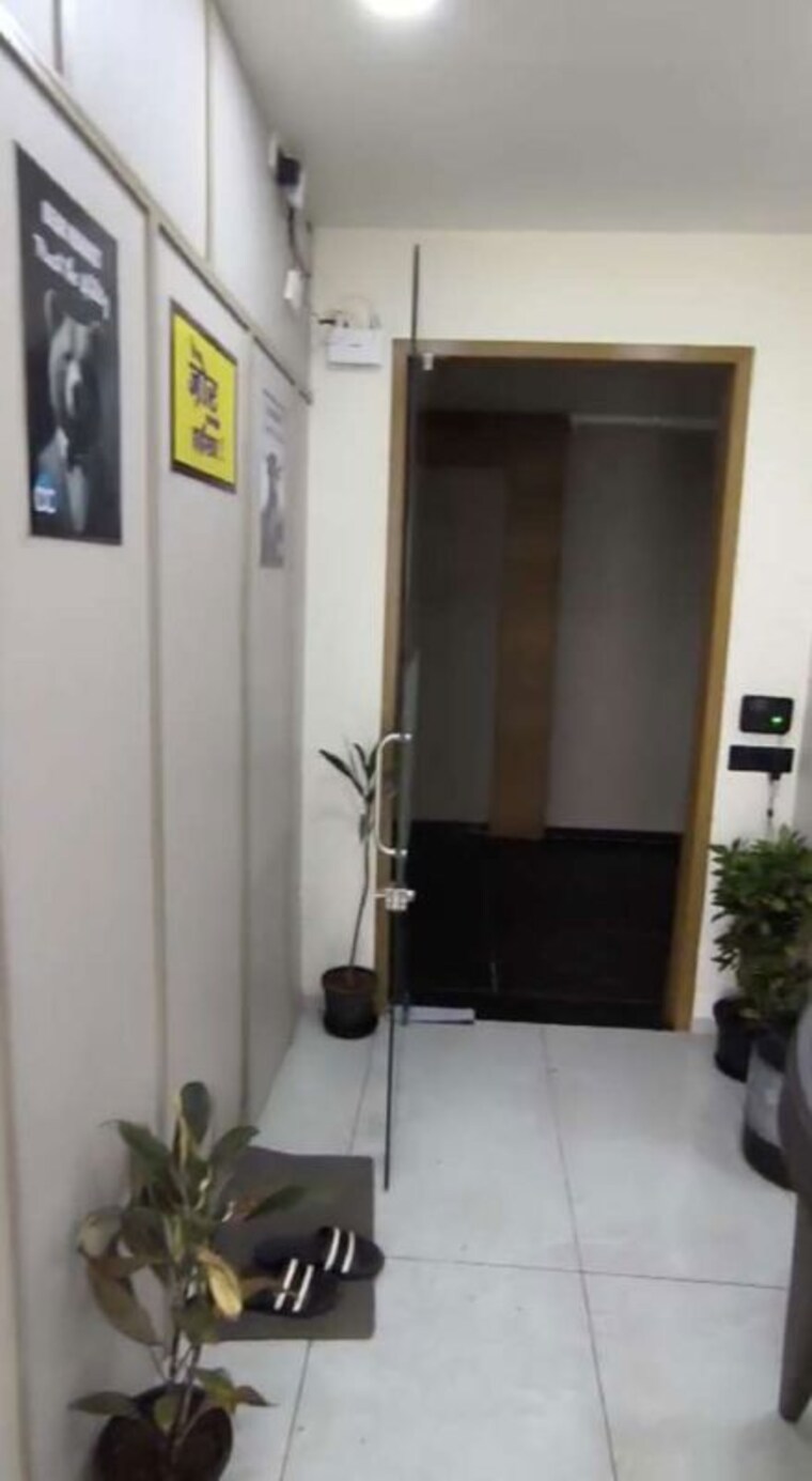 undefined, west end park Commercial Office Space 900 Sq.Ft. In West End Park Ahmedabad 10677676