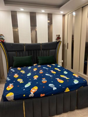 Bedroom in 4 BHK Apartment at Vikas Puri – for Sale