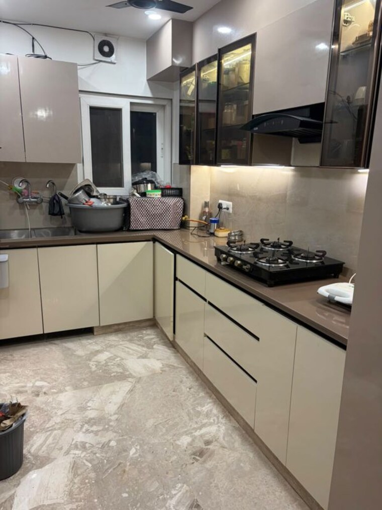 Kitchen, vikas puri 4 Bedroom 125 Sq.Yd. Apartment In Vikas Puri Delhi 10677713