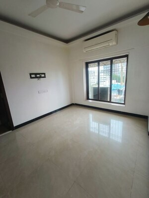Room in 4 BHK Apartment at Nibbana Apartments, Bandra West – for Sale