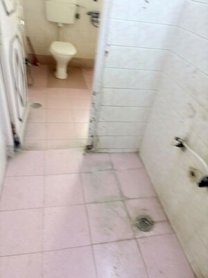 Bathroom in 3 BHK Apartment at Vikas Puri – for Rent