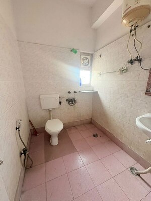 Bathroom in 3 BHK Apartment at Vikas Puri – for Rent