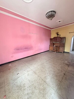 Room in 3 BHK Apartment at Vikas Puri – for Rent