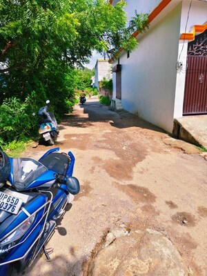Parking in  Plot at Jankipuram Vistar – for Sale