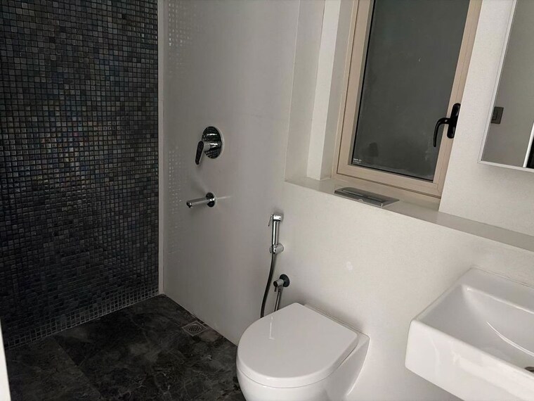Bathroom, lodha-worli 3 Bedroom 1390 Sq.Ft. Apartment In Worli Mumbai 10677764