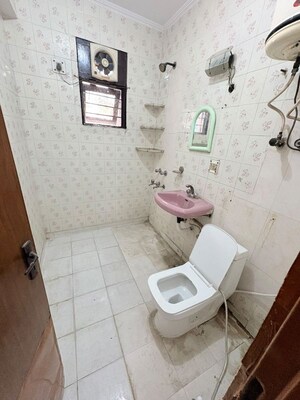 Bathroom in 3 BHK Apartment at Vikas Puri – for Rent