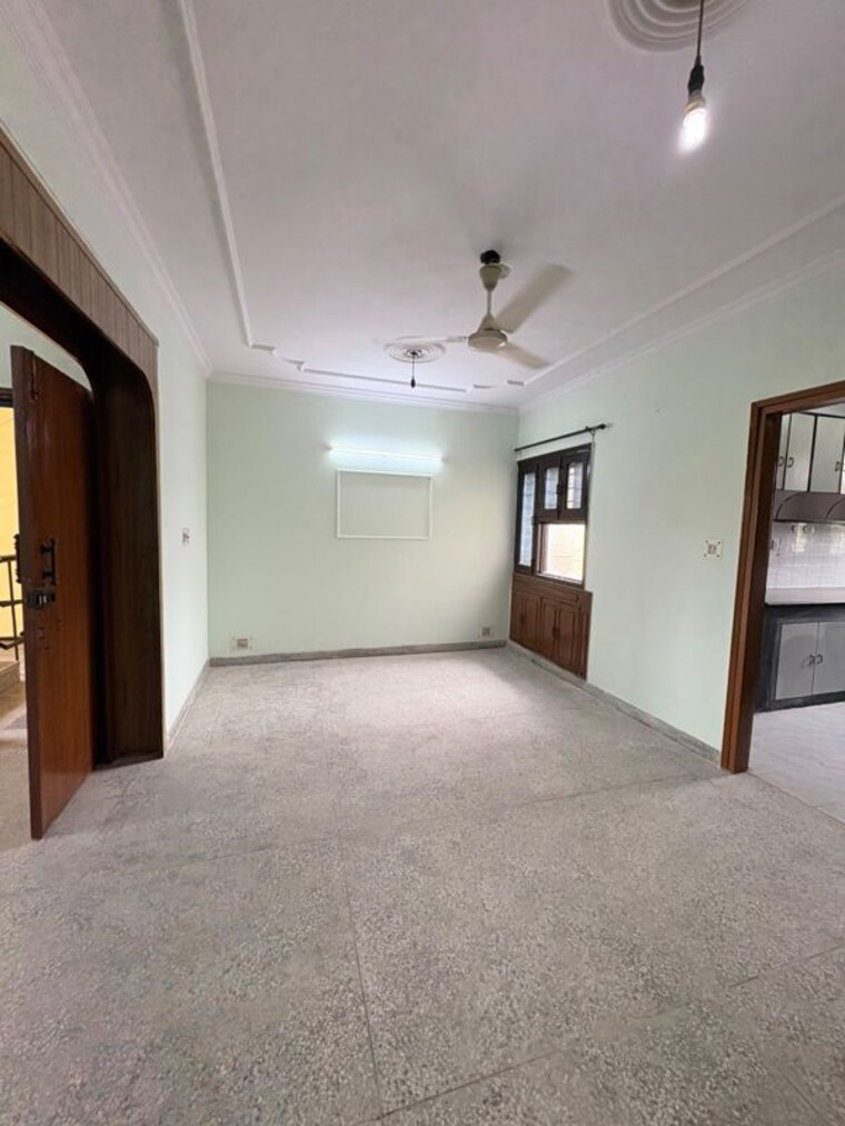 Room, vikas puri 3 Bedroom 1150 Sq.Ft. Apartment In Vikas Puri Delhi 10677769
