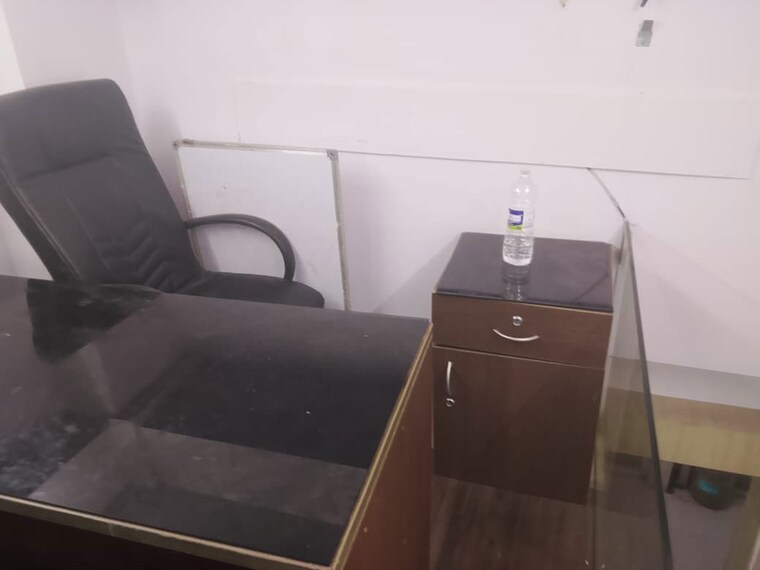 undefined, om-heera-panna-mall Commercial Office Space 200 Sq.Ft. In Andheri West Mumbai 10677804