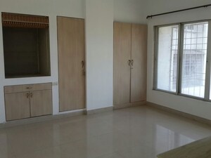 Room in 2 BHK Apartment at Manikchand Malabar, Lulla Nagar – for Rent