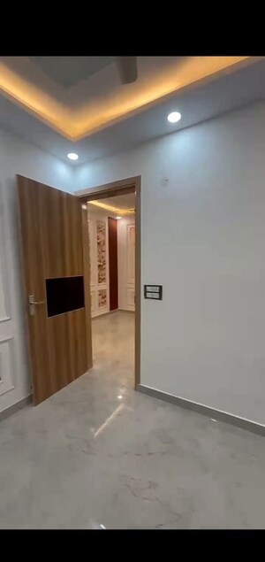 Room in 2 BHK Builder Floor at Dwarka Mor – for Sale