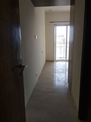 Room in 3 BHK Apartment at Transcon Flora Heights, Andheri West – for Sale