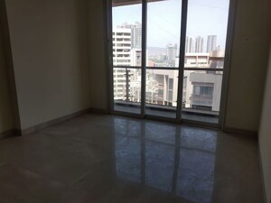 Room in 3 BHK Apartment at Transcon Flora Heights, Andheri West – for Sale