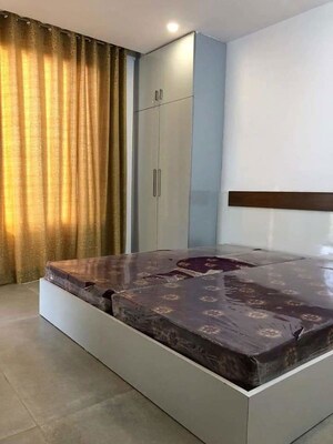 Bedroom in 1 BHK Builder Floor at Sushant Vyapaar Kendra, Sector 43 – for Rent