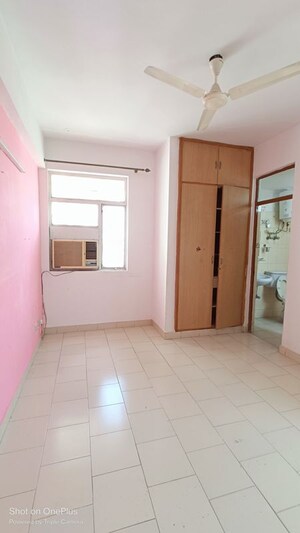 Room in 2 BHK Apartment at Maple Heights, Sector 43 – for Rent