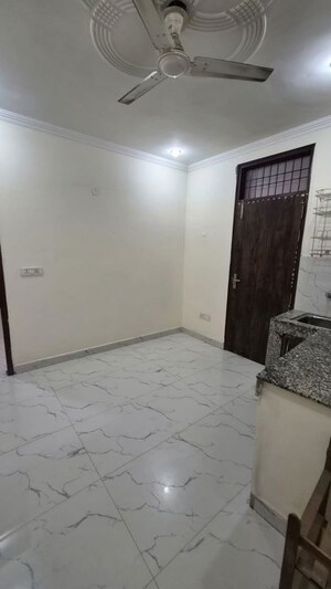 Room in 1 BHK Builder Floor at Neb Sarai – for Rent