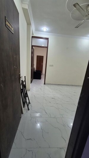 Room in 1 BHK Builder Floor at Neb Sarai – for Rent