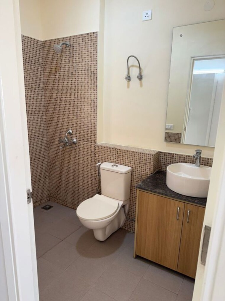 Bathroom, silverglades-the-melia 2.5 Bedroom 1425 Sq.Ft. Apartment In Sohna Sector 35 Gurgaon 10677885