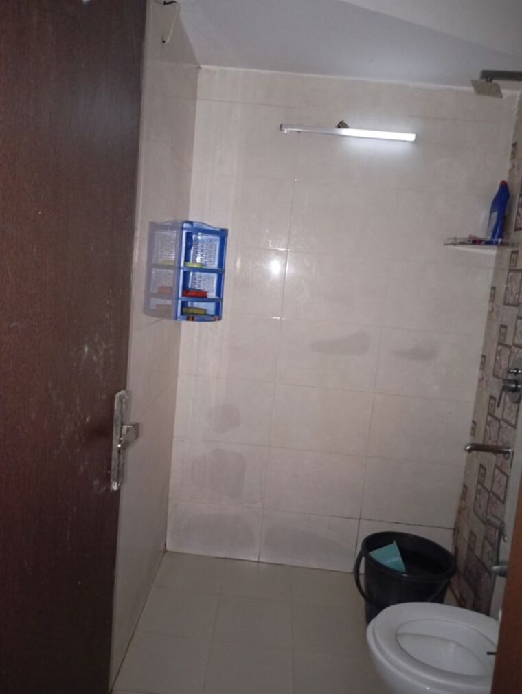 Bathroom, sant nagar 1 Bedroom 600 Sq.Ft. Builder Floor In Sant Nagar Delhi 10677869