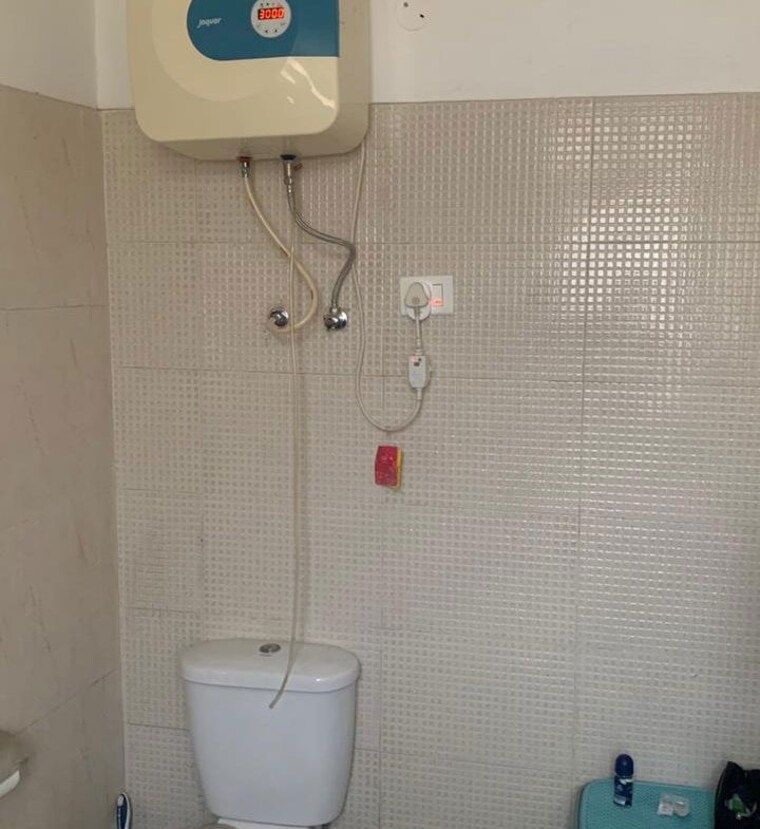 Bathroom, nagla 3 Bedroom 1500 Sq.Ft. Apartment In Nagla Zirakpur 10677892