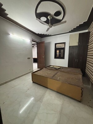 Room in 2 BHK Apartment at Saket – for Rent