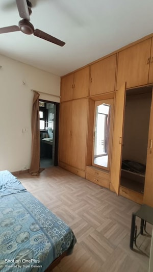 Room in 3 BHK Builder Floor at Sushant Lok I – for Rent