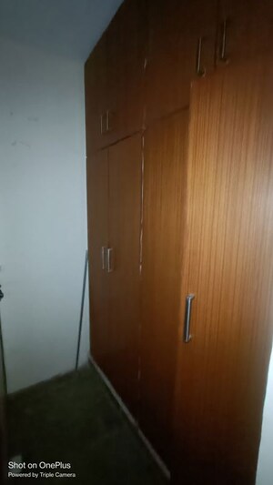 Room in 3 BHK Builder Floor at Sushant Lok I – for Rent