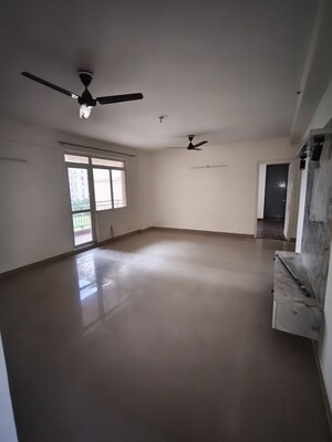 Room in 3 BHK Apartment at Jaypee Greens Kosmos, Sector 134 – for Sale