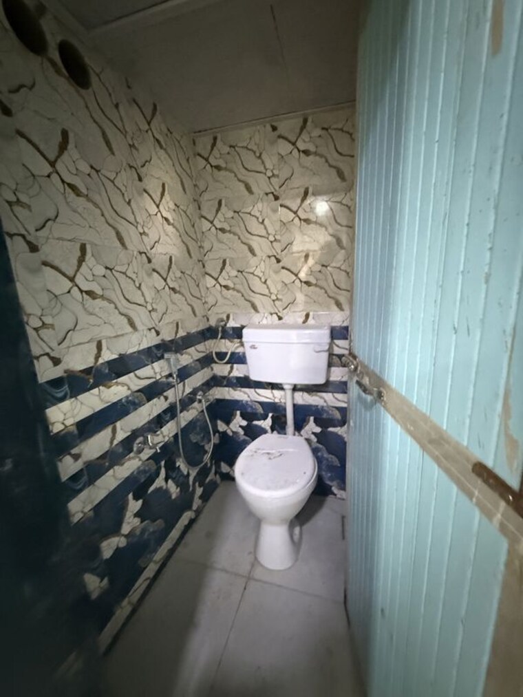 Bathroom, kurla-kamgar-chs 3 Bedroom 1200 Sq.Ft. Villa In Kurla Mumbai 10677925