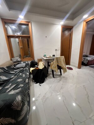 Team Area in 1 BHK Apartment at Saket – for Rent