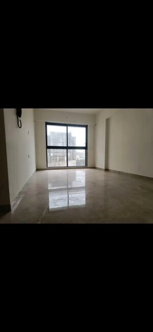 Room in 3 BHK Apartment at The Prestige City, Mulund West – for Rent