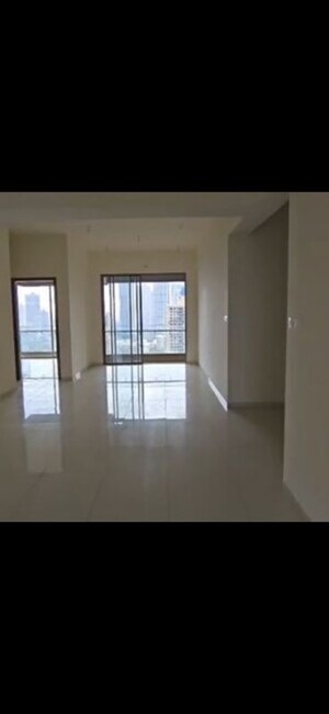 Room in 3 BHK Apartment at The Prestige City, Mulund West – for Rent