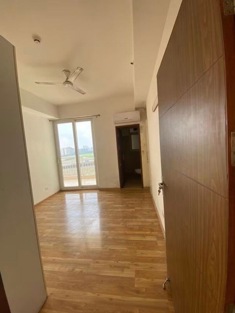 Bathroom, emaar-imperial-gardens 3 Bedroom 2000 Sq.Ft. Apartment In Sector 102 Gurgaon 10678030