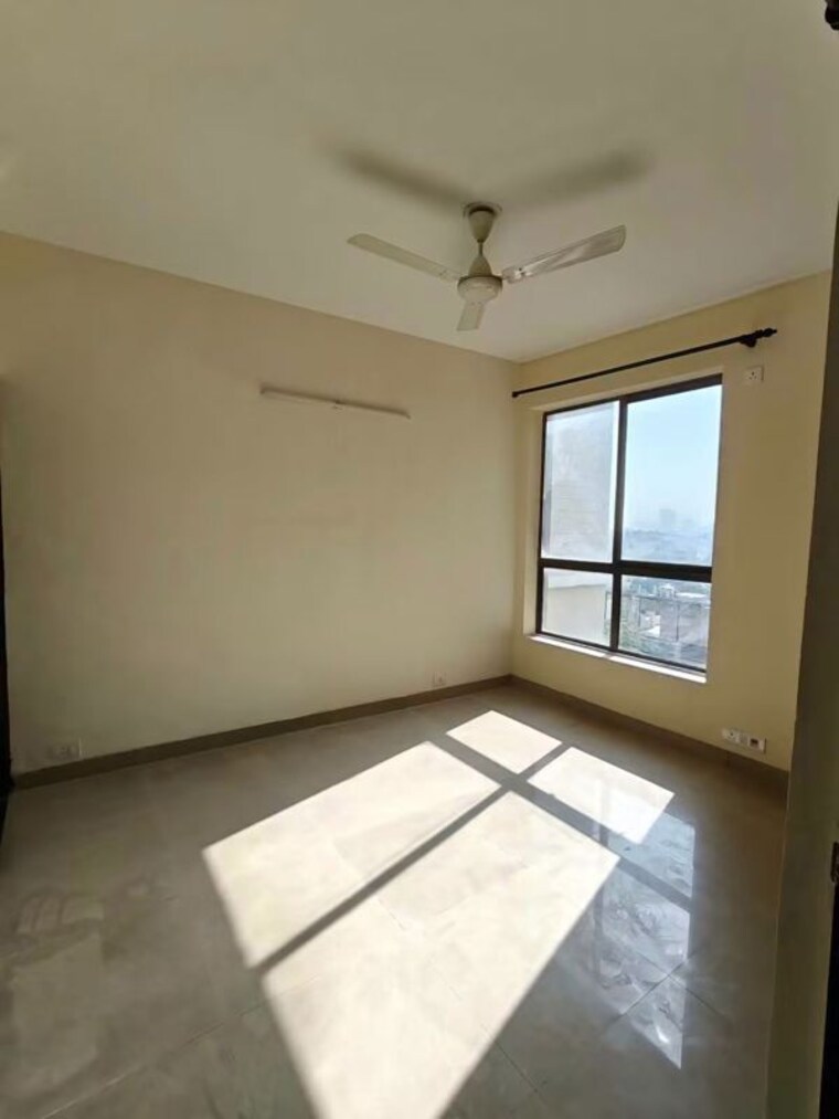 Room, emaar-imperial-gardens 3 Bedroom 2000 Sq.Ft. Apartment In Sector 102 Gurgaon 10678030