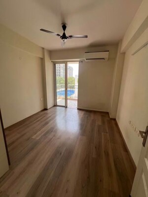 Room in 2 BHK Apartment at Conscient Habitat 102, Sector 102 – for Rent