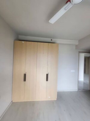 Room in 2 BHK Apartment at Conscient Habitat 102, Sector 102 – for Rent