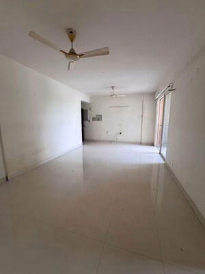 Room in 2 BHK Apartment at Conscient Habitat 102, Sector 102 – for Rent