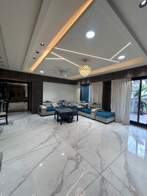 Room in 4 BHK Apartment at Viman Nagar – for Rent
